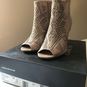Vince Camuto Kanster Heel